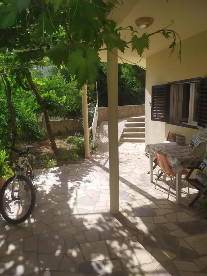 Guesthouse Wish Stari Grad  Exteriör bild