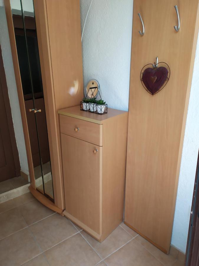 Guesthouse Wish Stari Grad  Exteriör bild