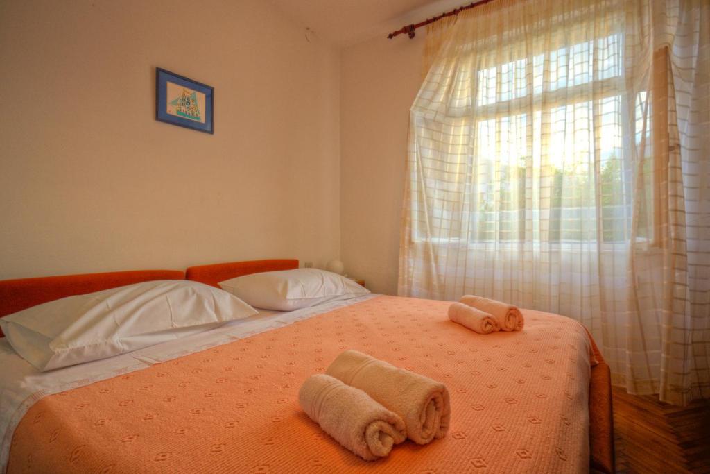 Guesthouse Wish Stari Grad  Rum bild