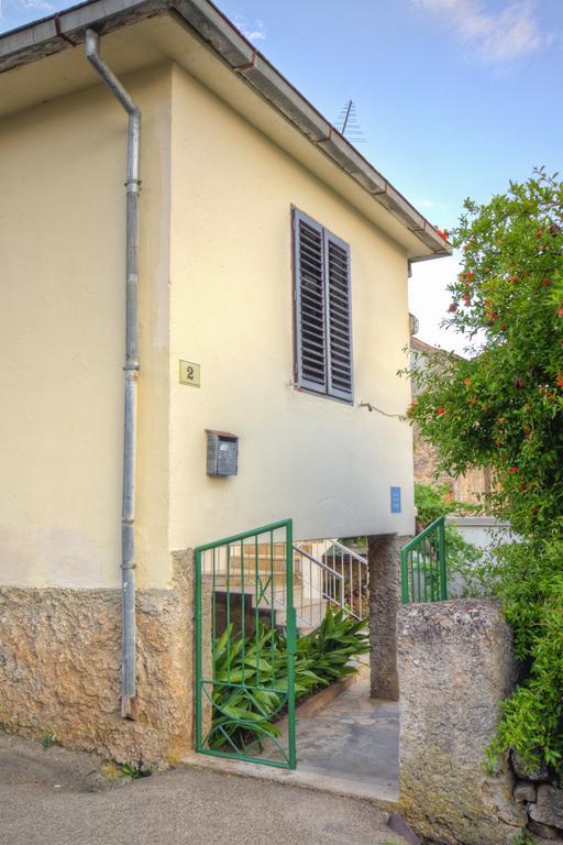 Guesthouse Wish Stari Grad  Exteriör bild