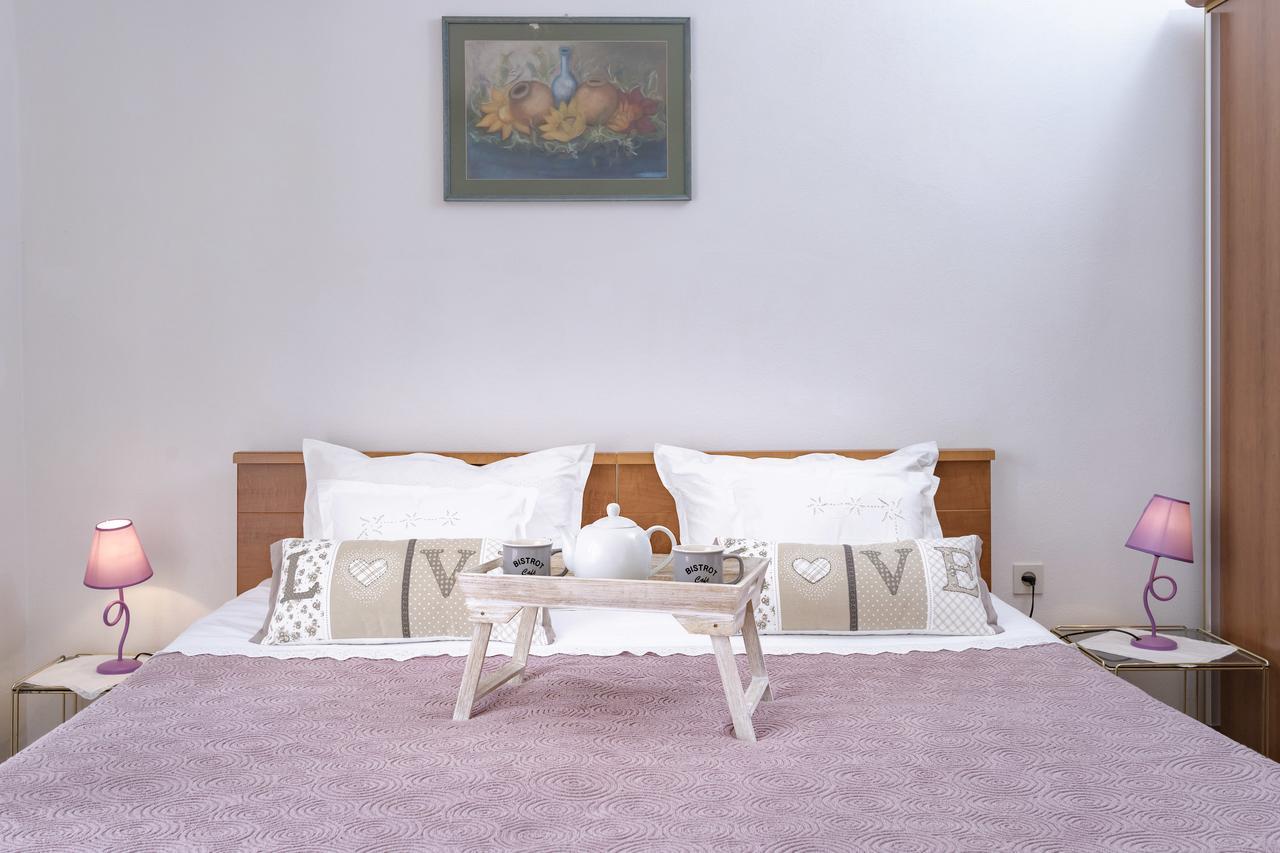 Guesthouse Wish Stari Grad  Exteriör bild